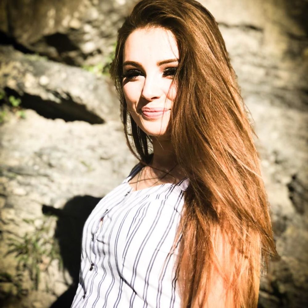 Meet your Posher, Victoria